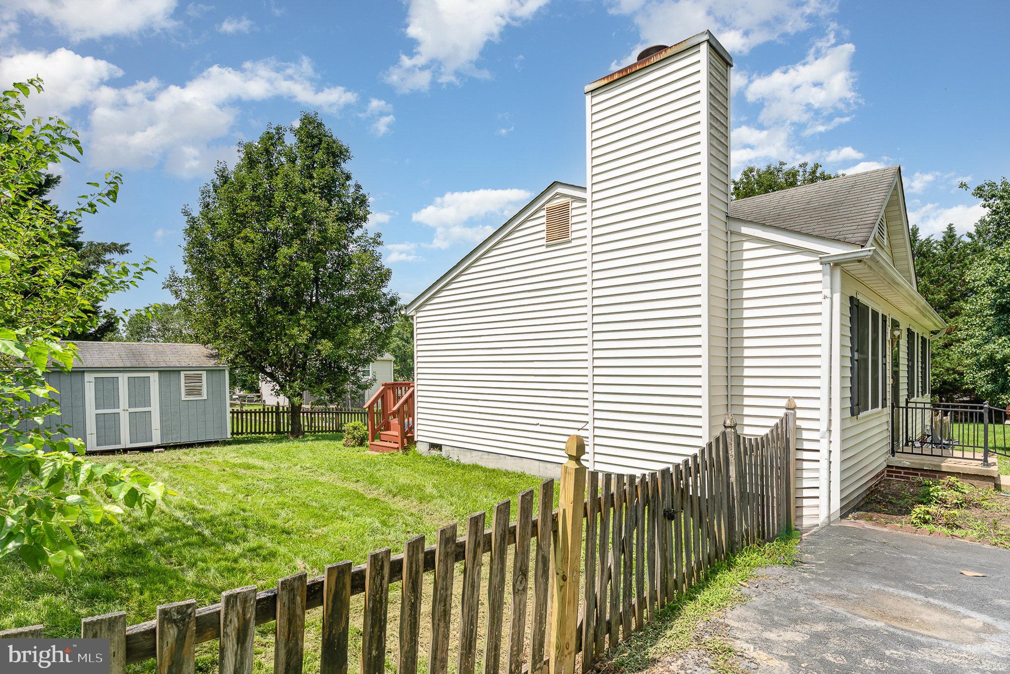 10708 White Pine Ln