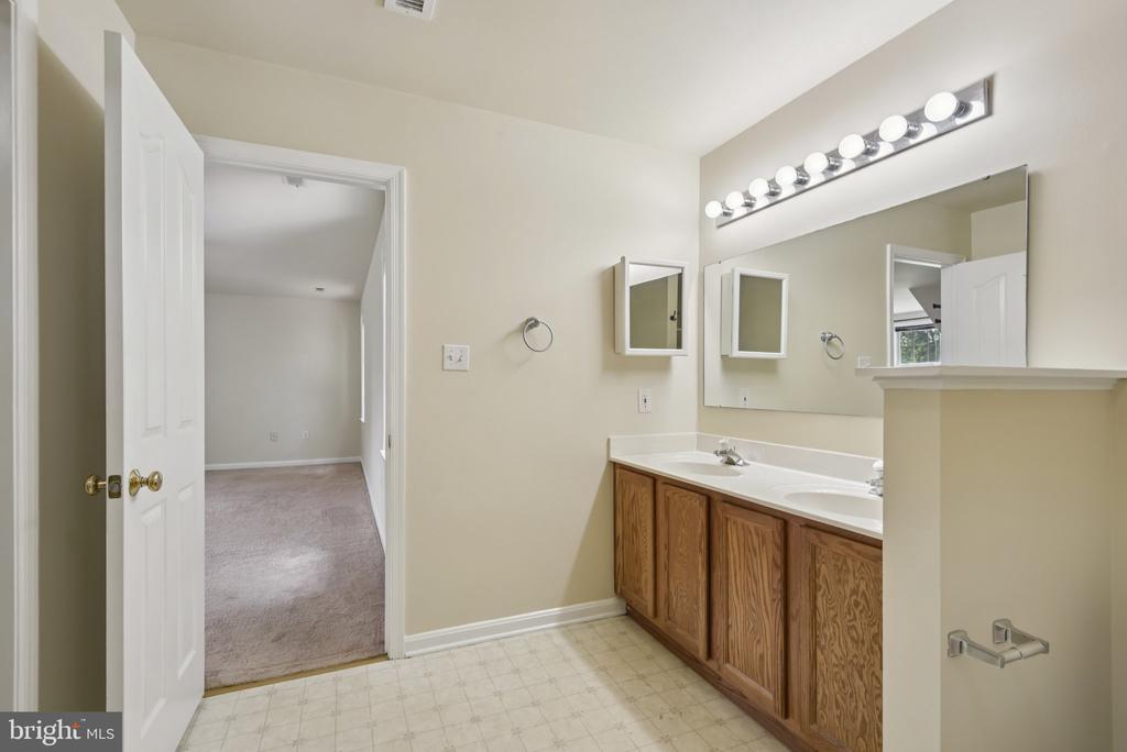 10108 Chesney Dr