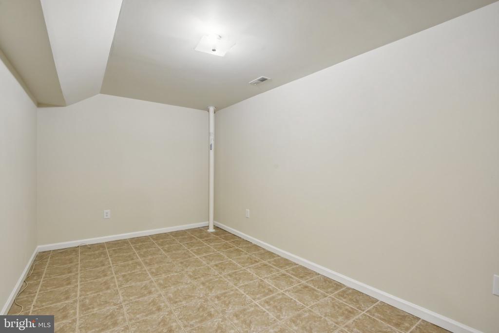 10108 Chesney Dr