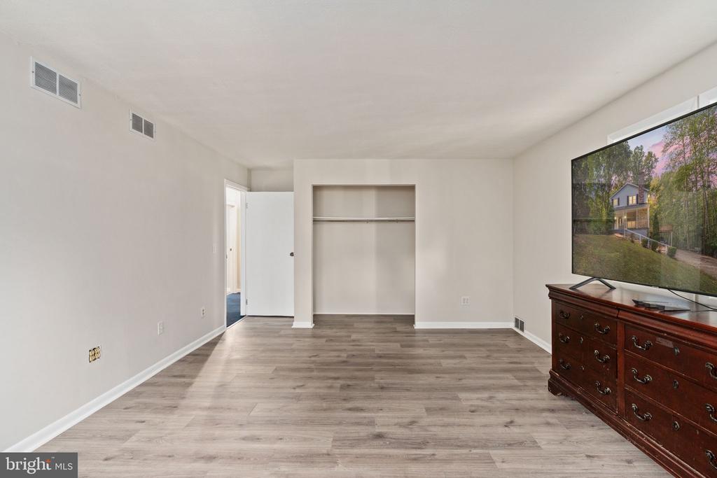 8610 ENGLEMAN LANE