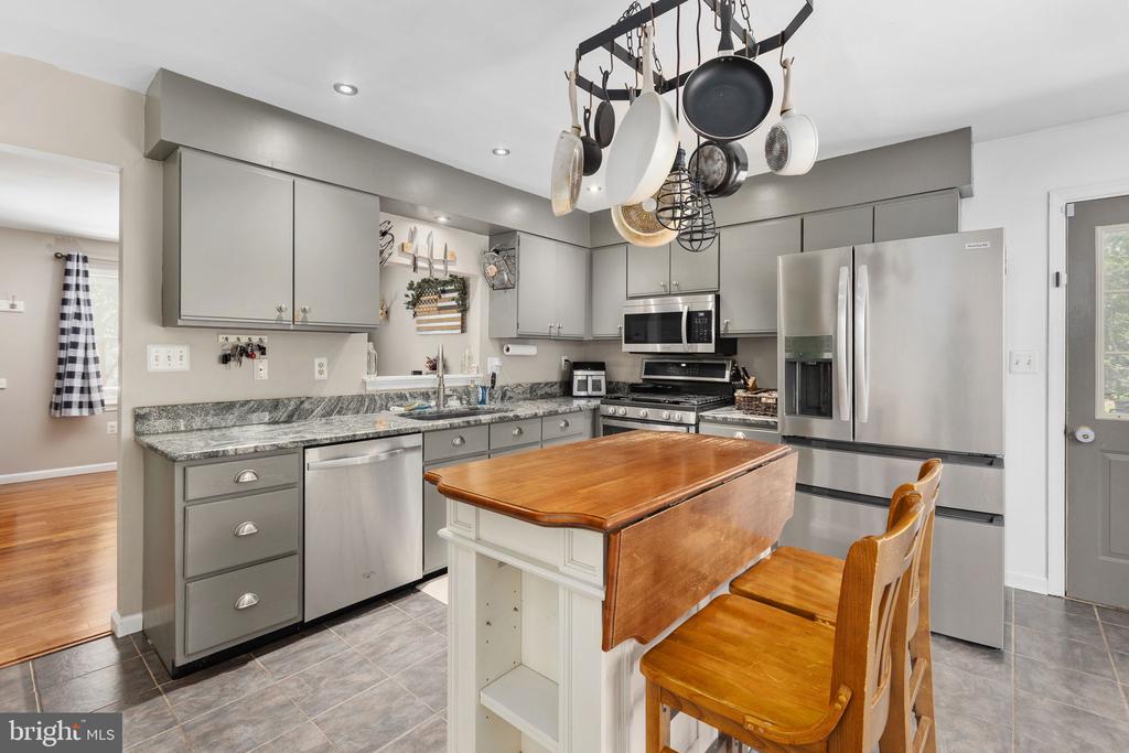 12909 GRENADE LANE
