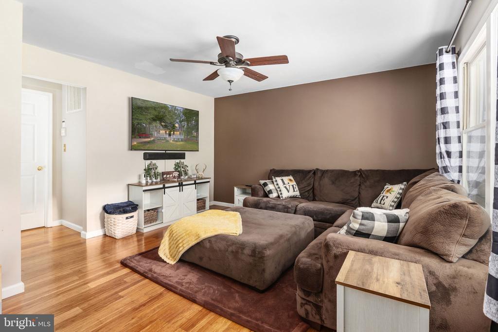12909 GRENADE LANE