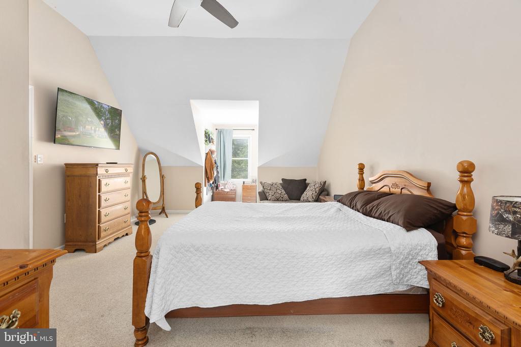 12909 GRENADE LANE