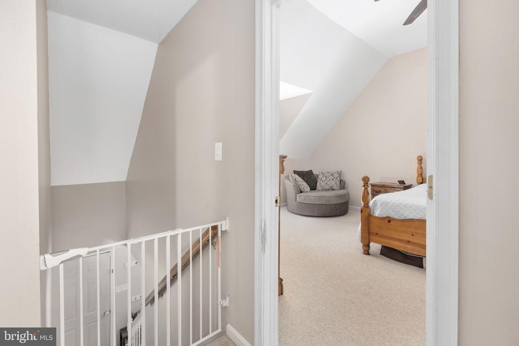 12909 GRENADE LANE