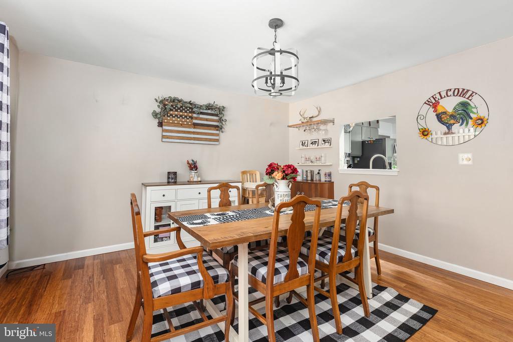 12909 GRENADE LANE