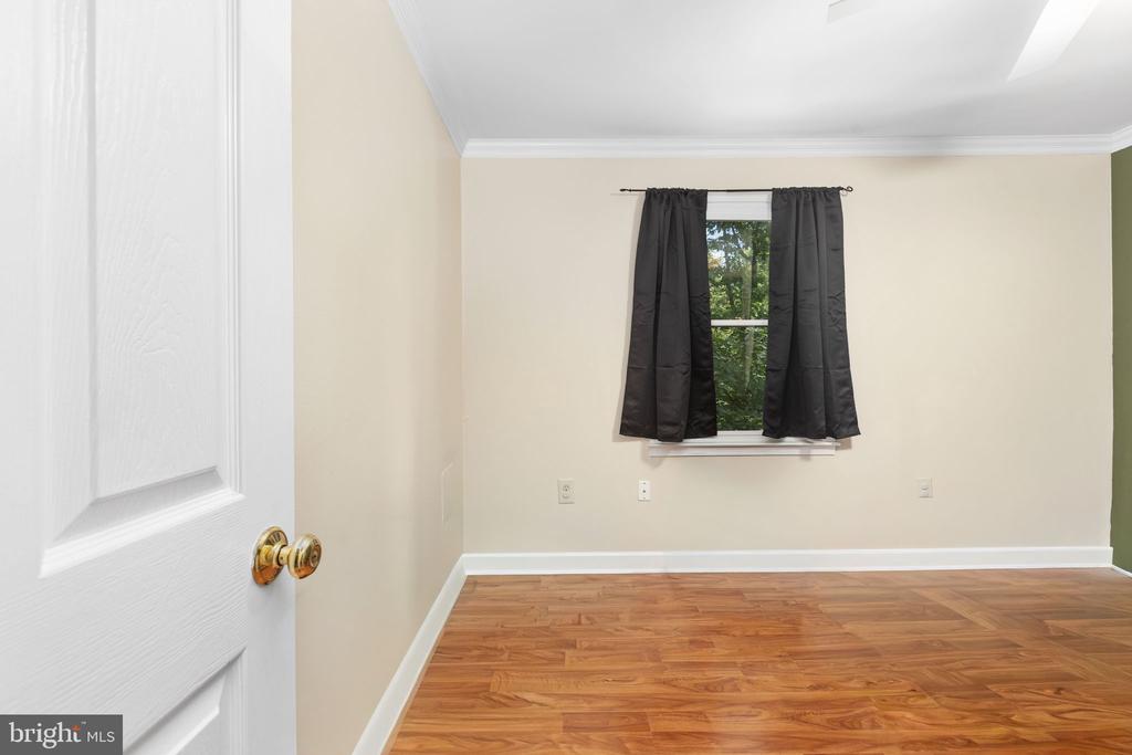12909 GRENADE LANE