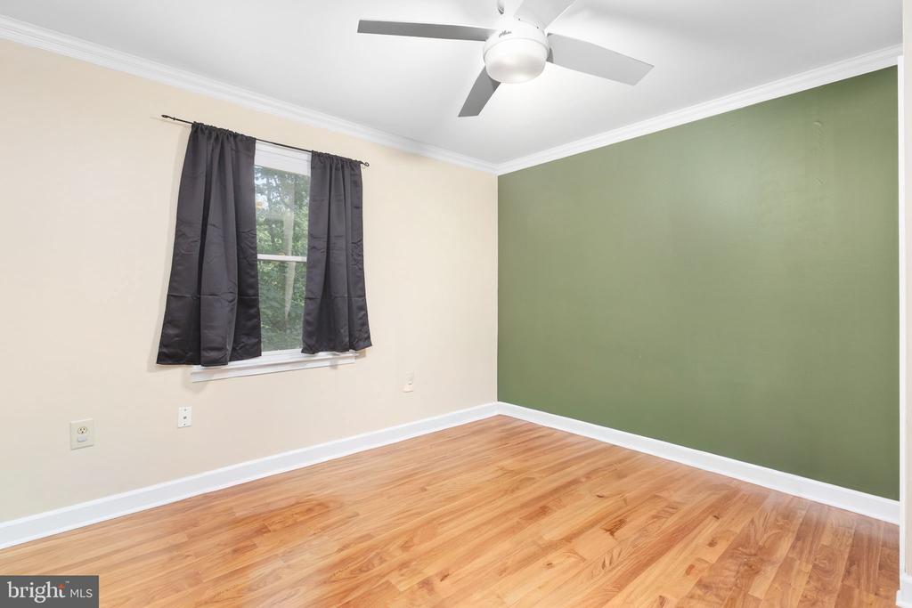 12909 GRENADE LANE