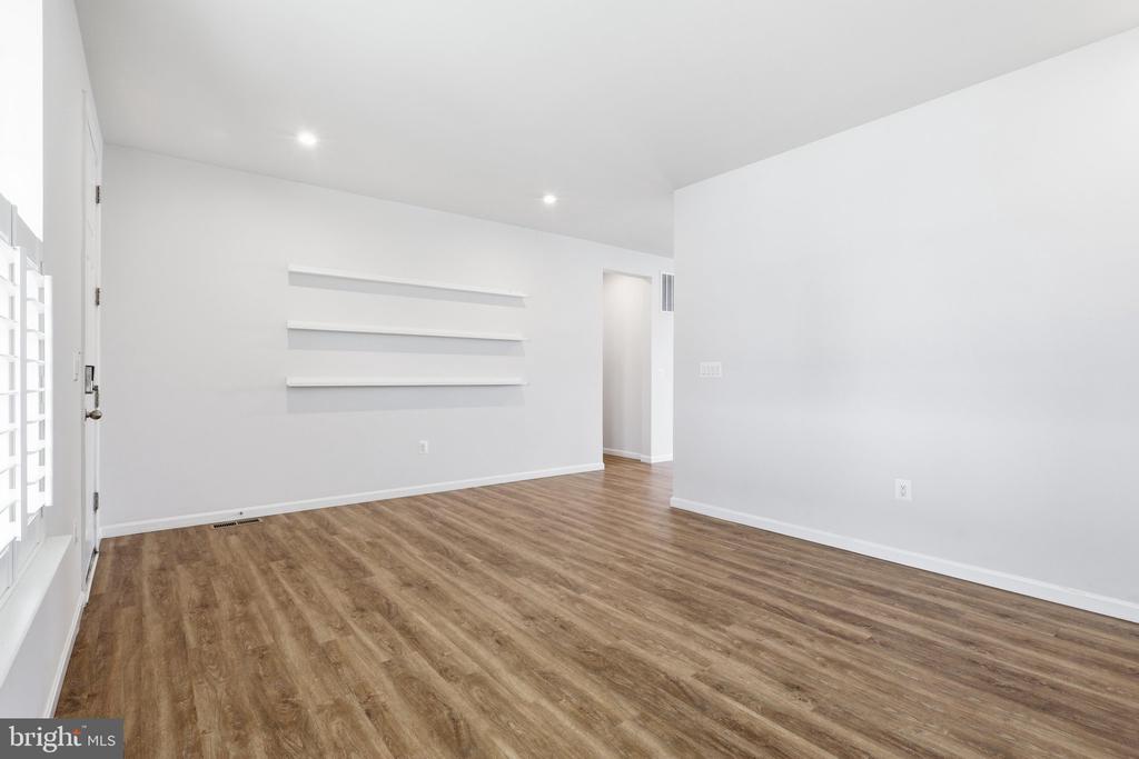 10302 SPOTSWOOD DRIVE