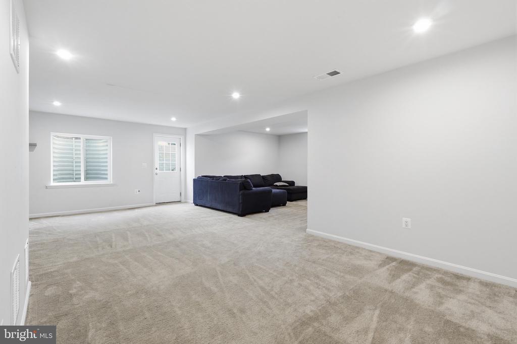 10302 SPOTSWOOD DRIVE