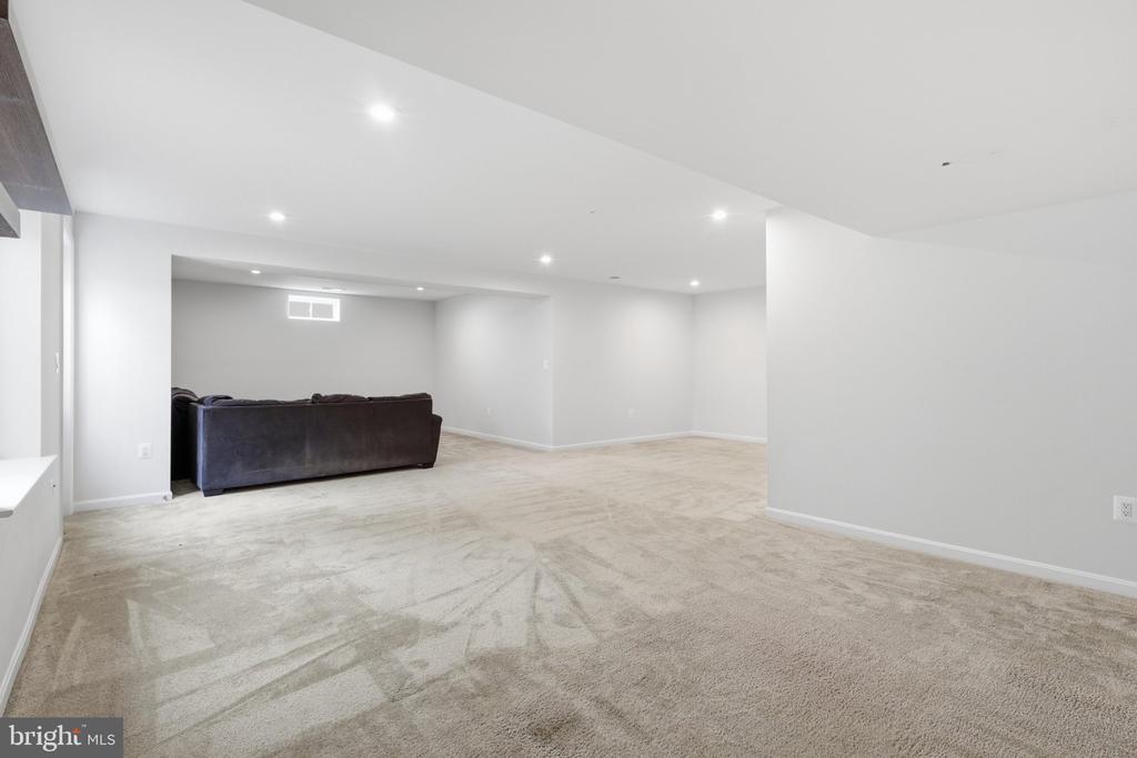 10302 SPOTSWOOD DRIVE