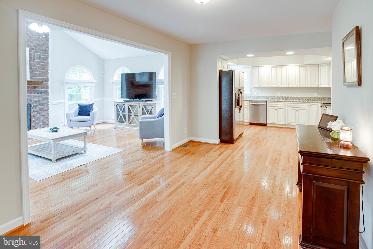 208 MAST COVE