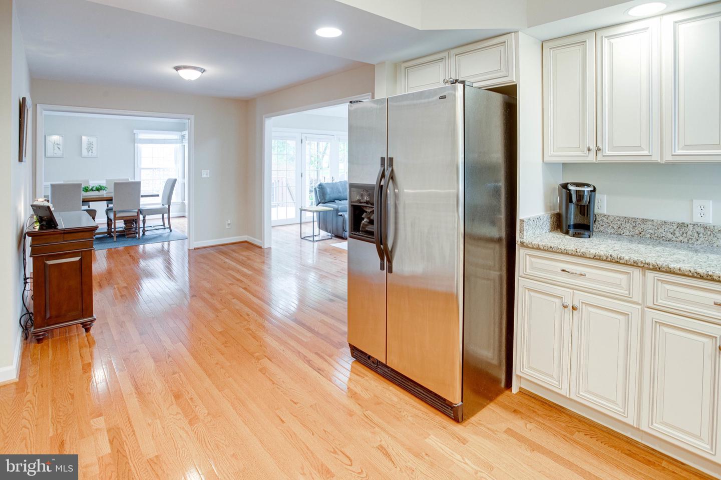 208 MAST COVE