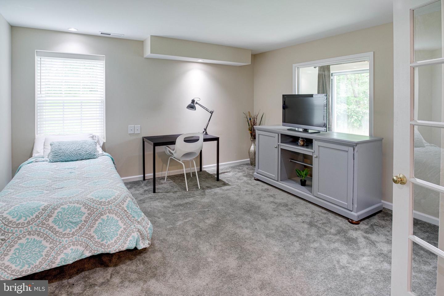 208 MAST COVE