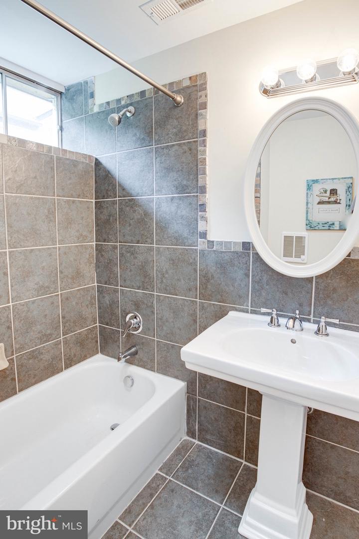 208 MAST COVE