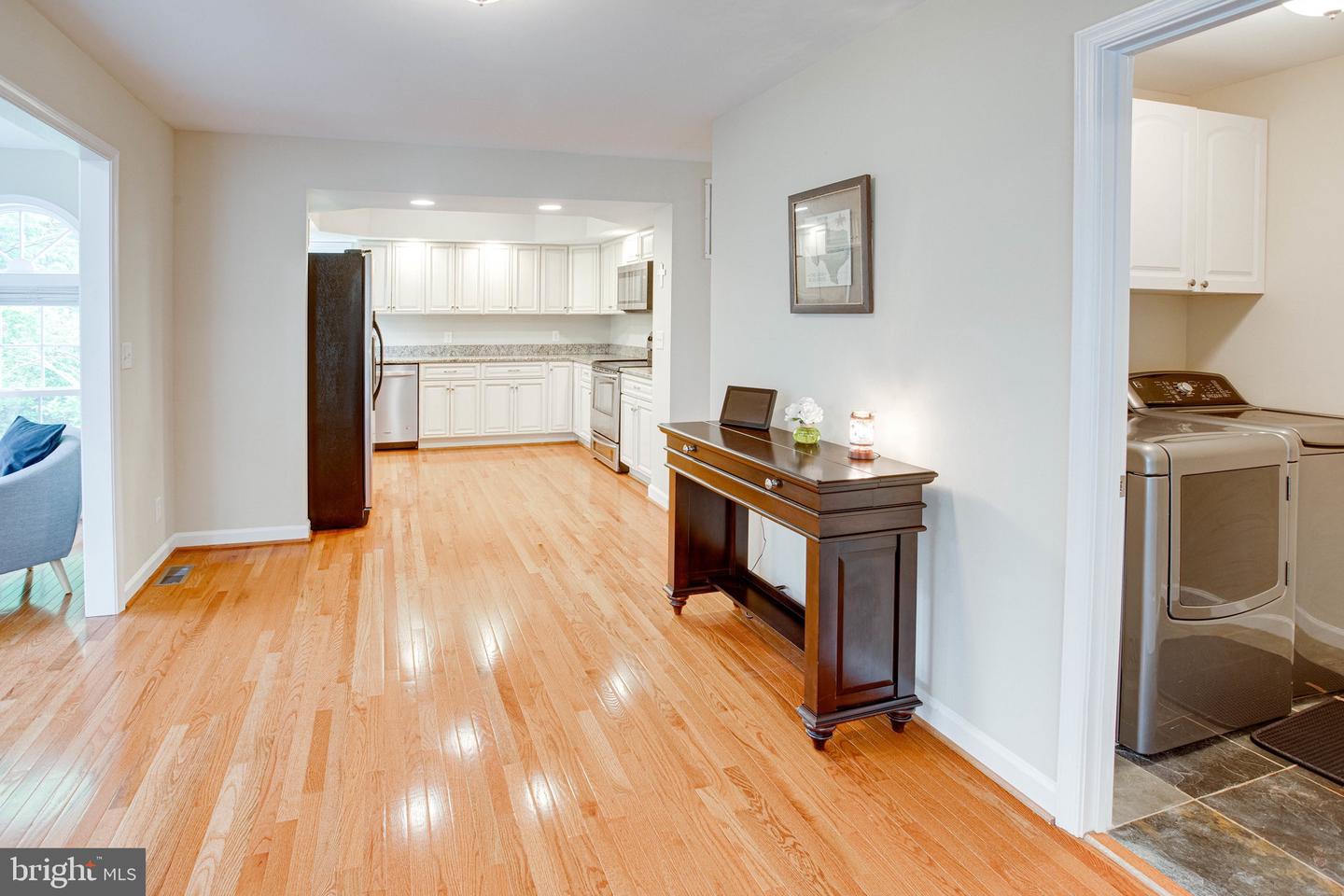 208 MAST COVE