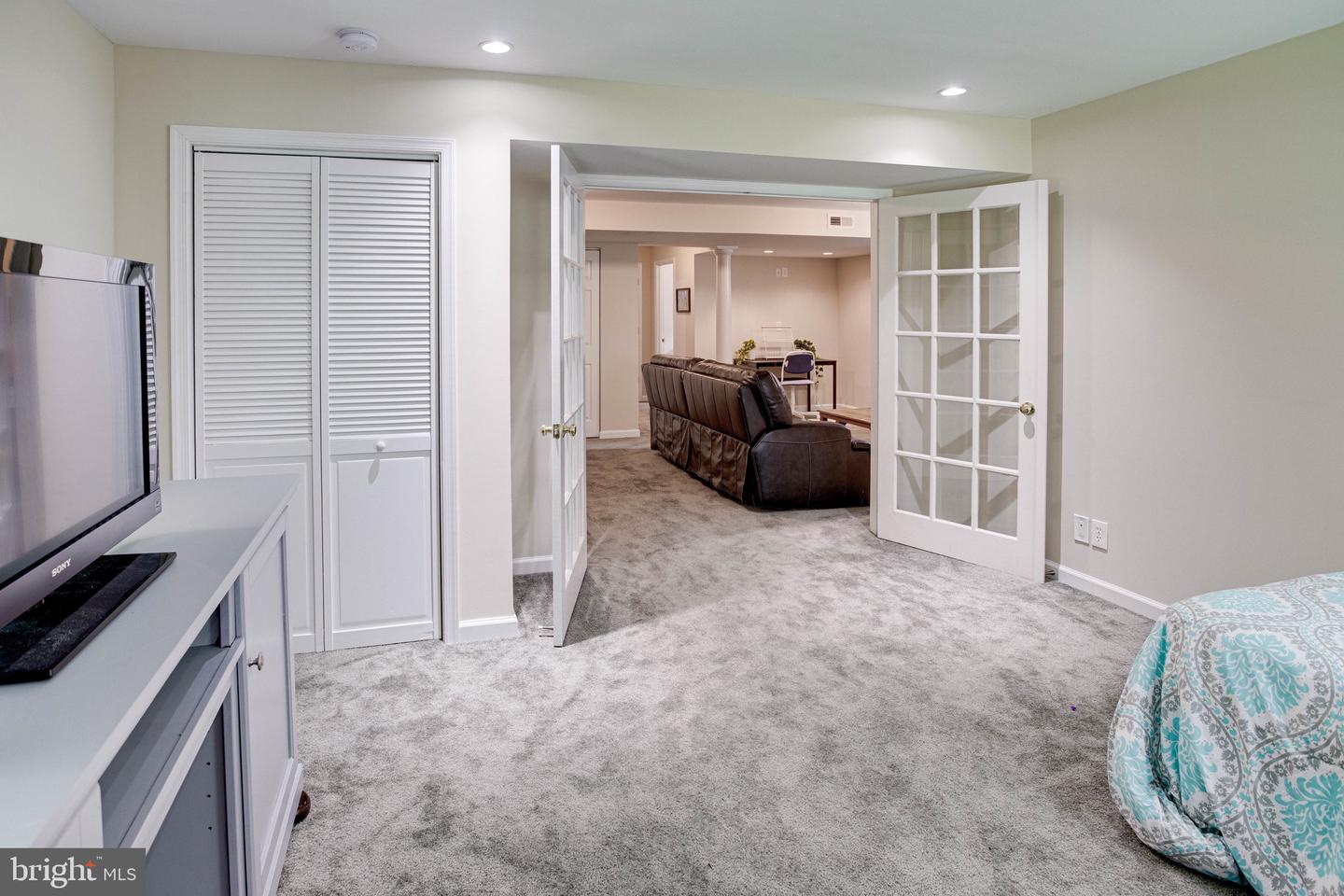 208 MAST COVE