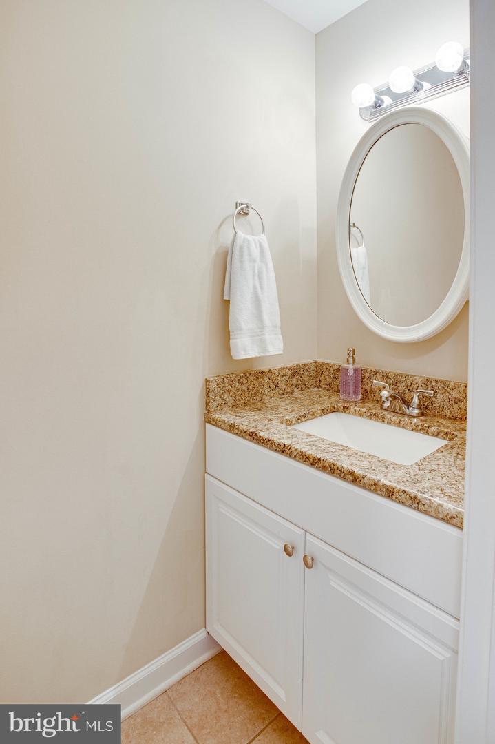 208 MAST COVE