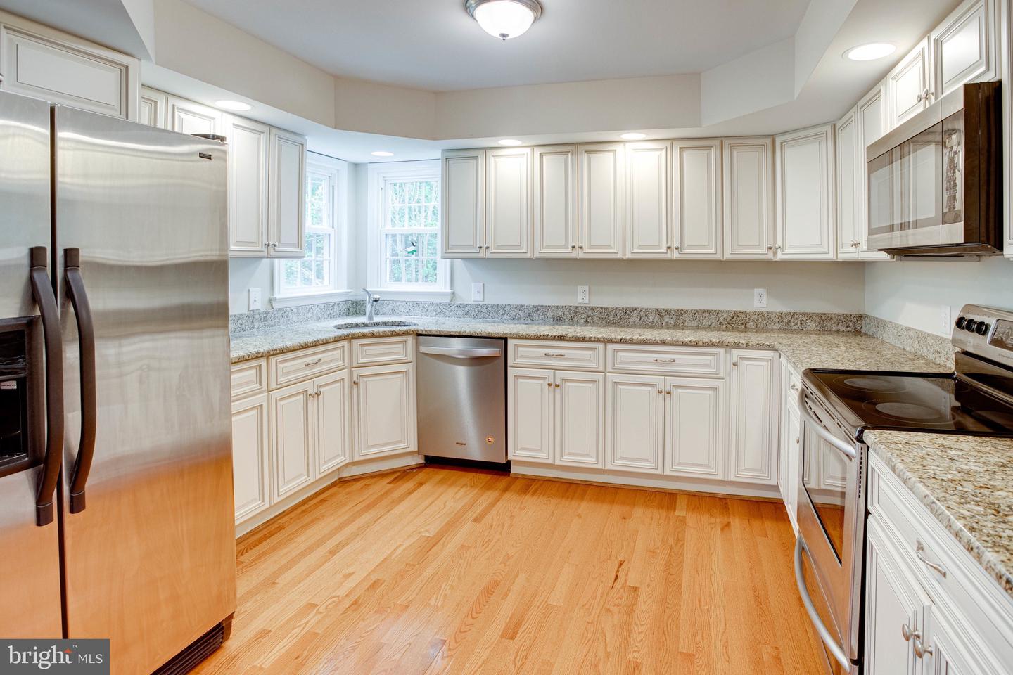 208 MAST COVE