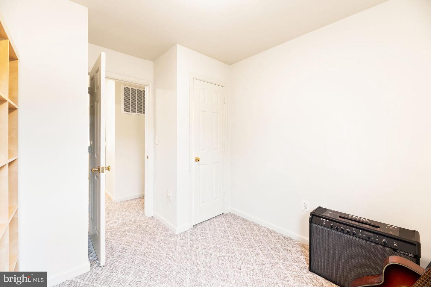 25 SAINT DAVIDS COURT