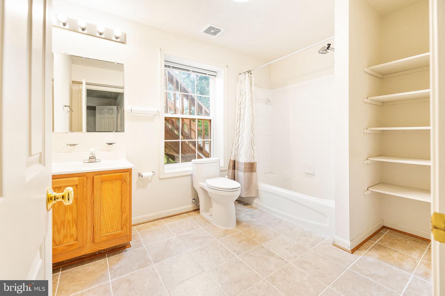 25 SAINT DAVIDS COURT