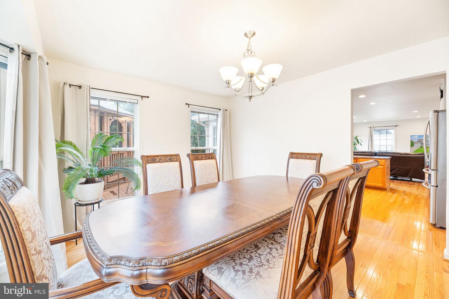 25 SAINT DAVIDS COURT