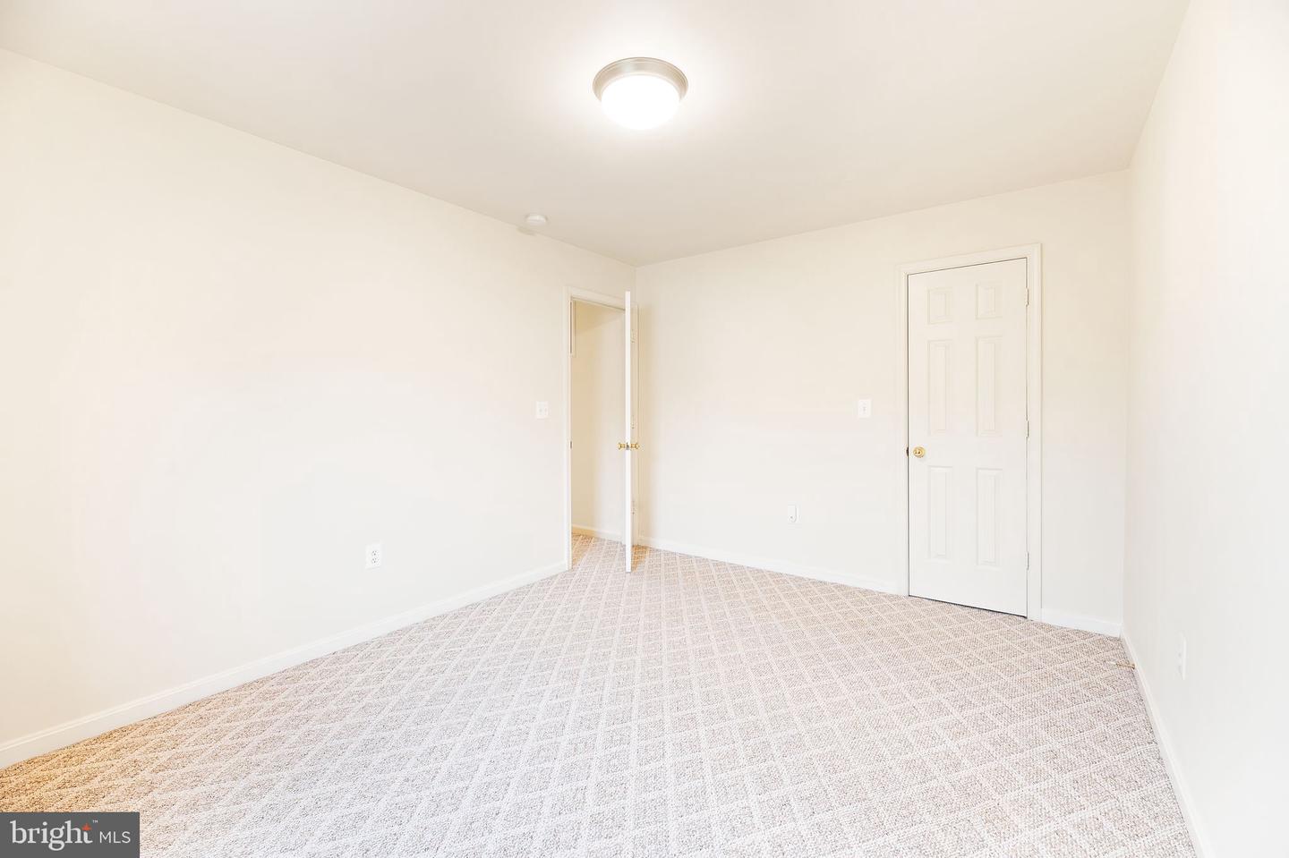 25 SAINT DAVIDS COURT