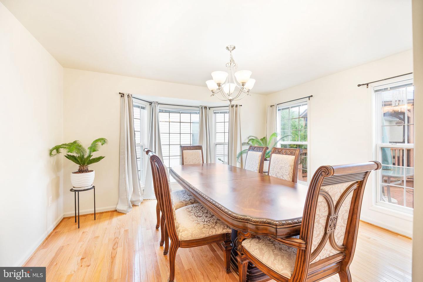 25 SAINT DAVIDS COURT