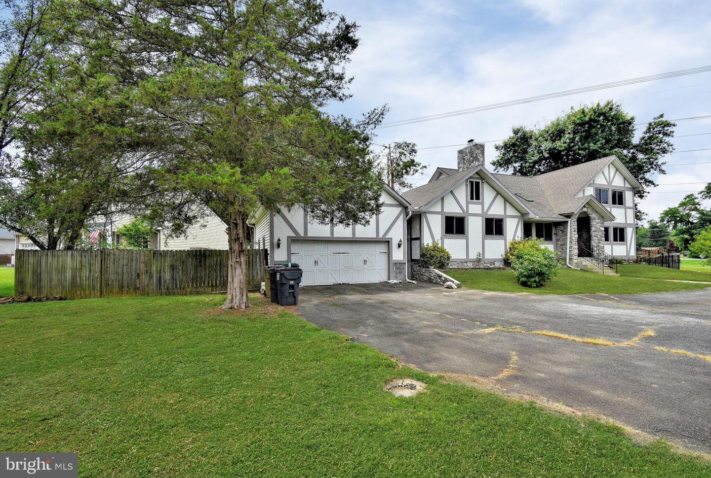 1018 POTOMAC DRIVE