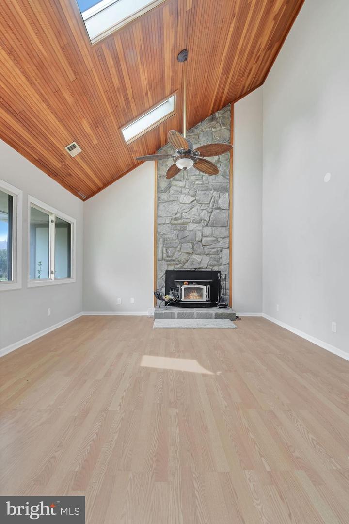 1018 POTOMAC DRIVE