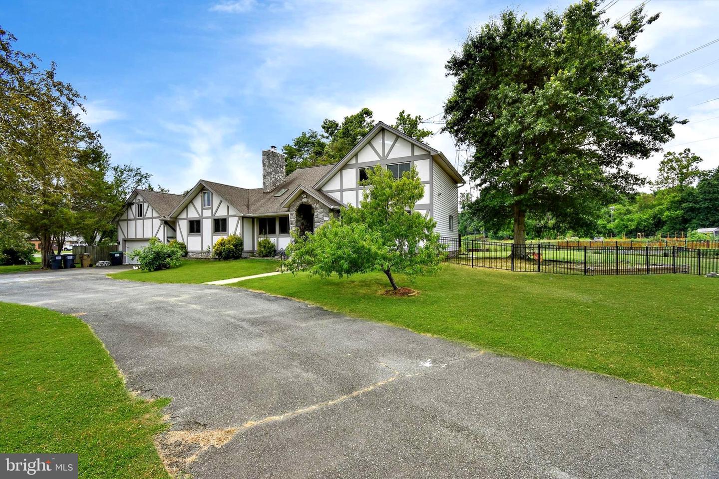 1018 POTOMAC DRIVE