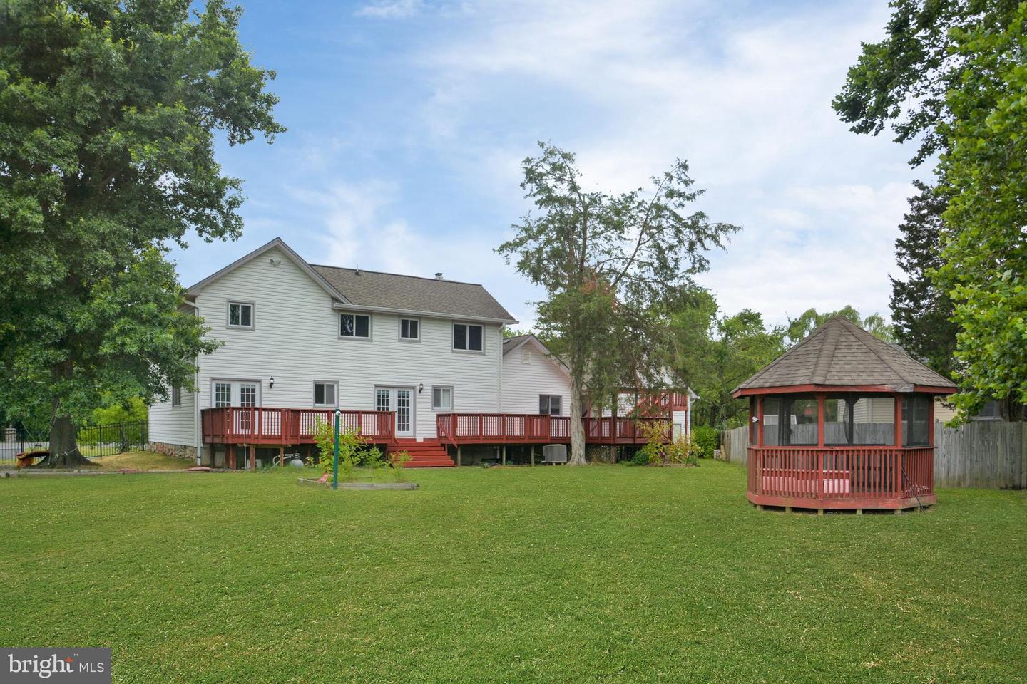 1018 POTOMAC DRIVE