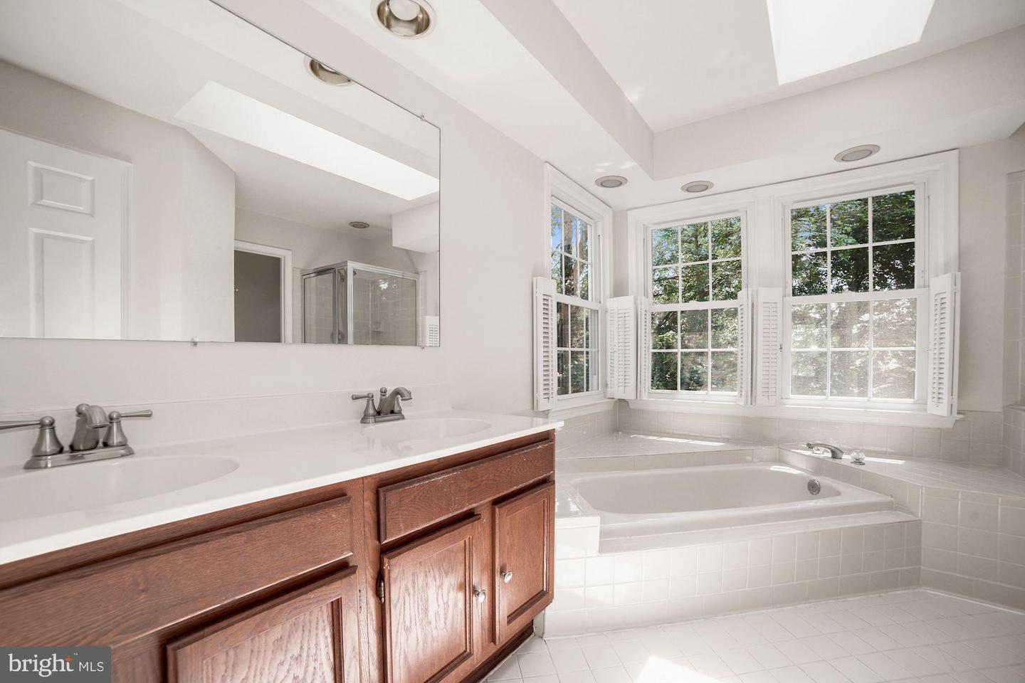 31 LARKWOOD COURT