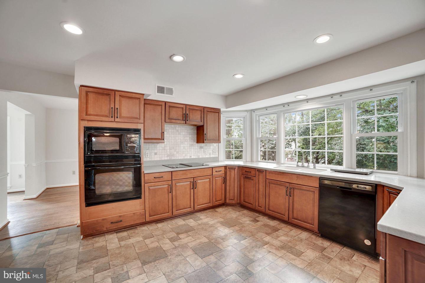 31 LARKWOOD COURT
