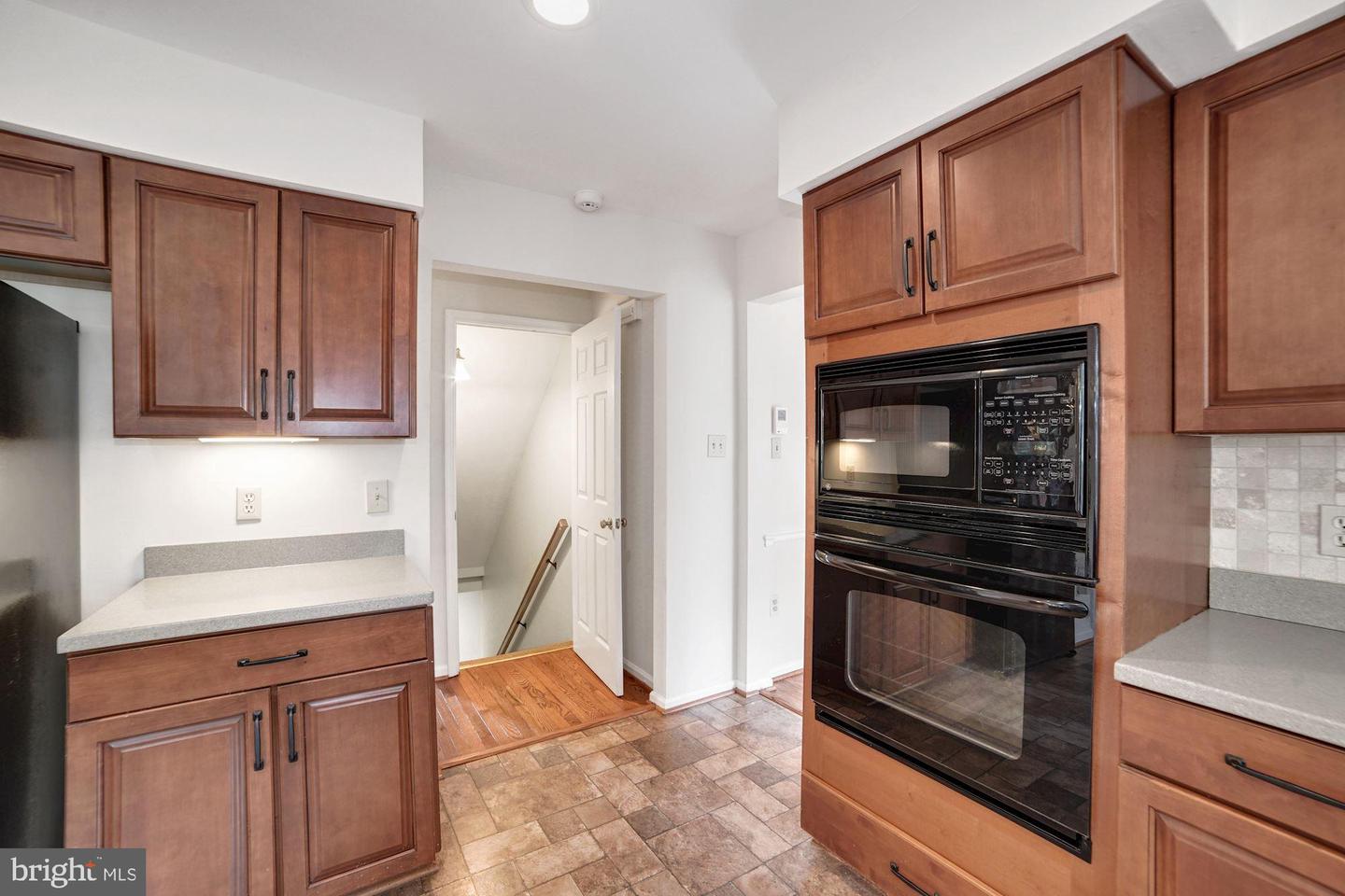31 LARKWOOD COURT
