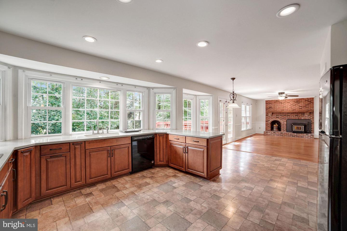 31 LARKWOOD COURT