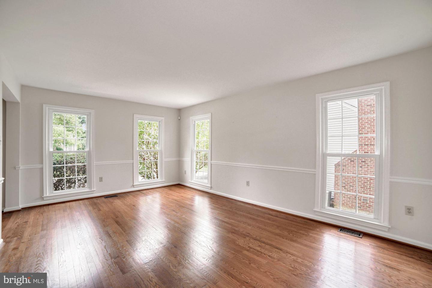 31 LARKWOOD COURT