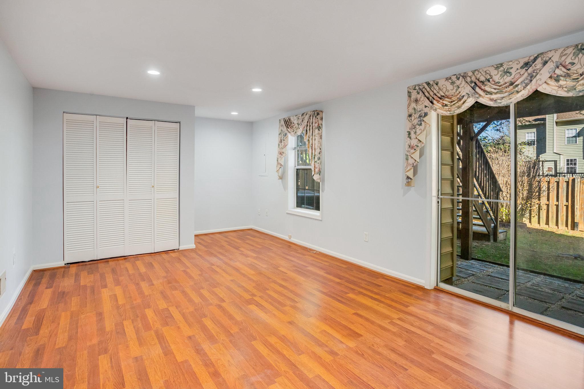 403 W Park DRIVE