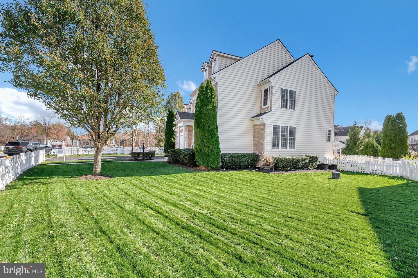 26 Pickett LANE