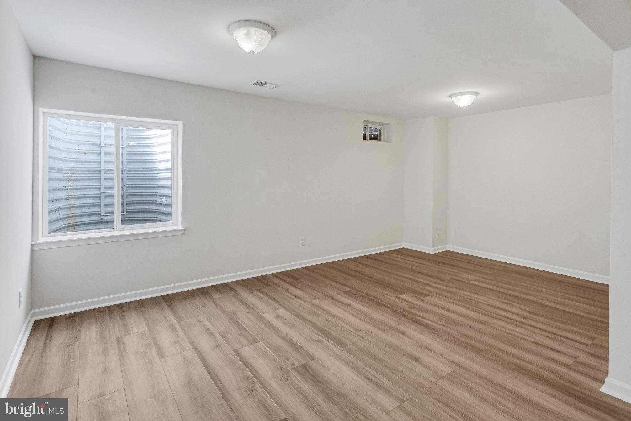 35 Woodford Dr
