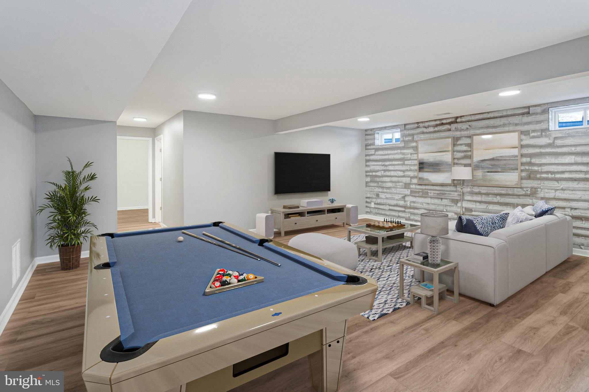 35 Woodford Dr