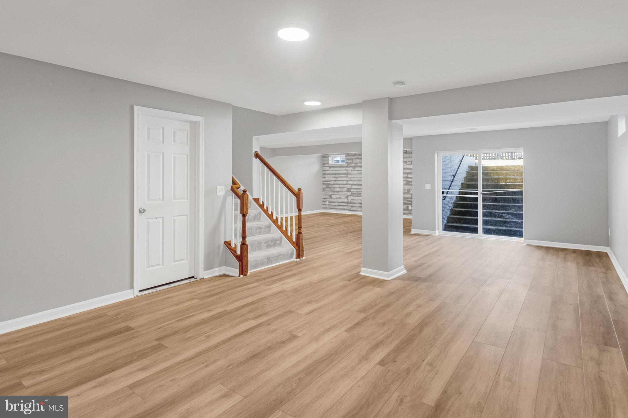 35 Woodford Dr