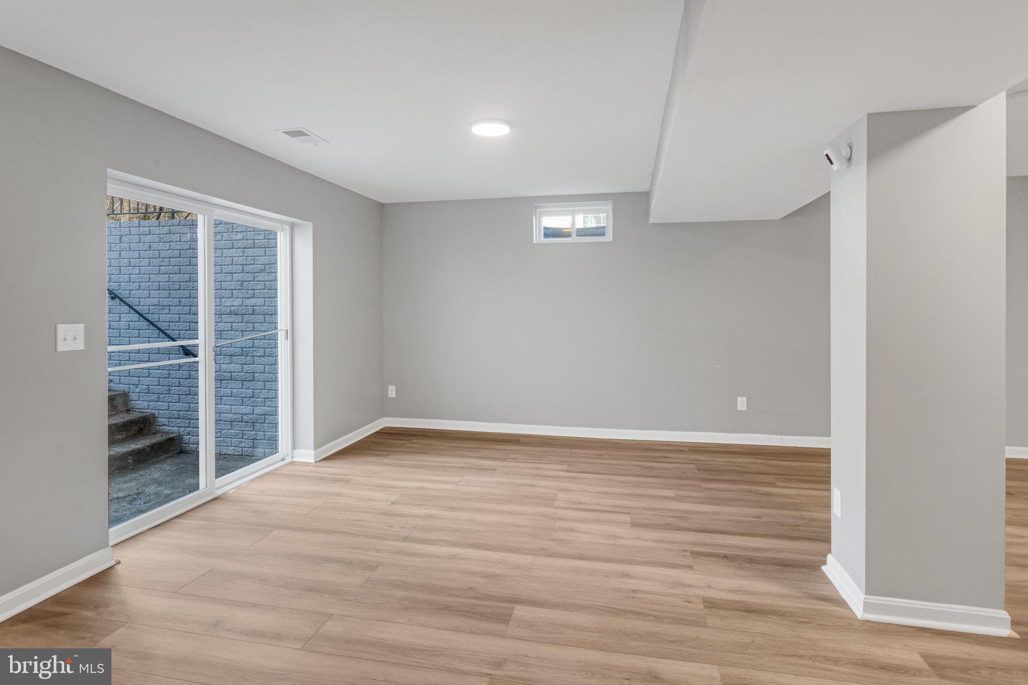 35 Woodford Dr