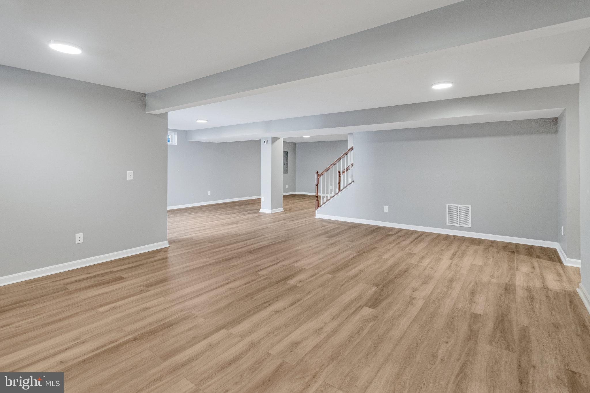 35 Woodford Dr