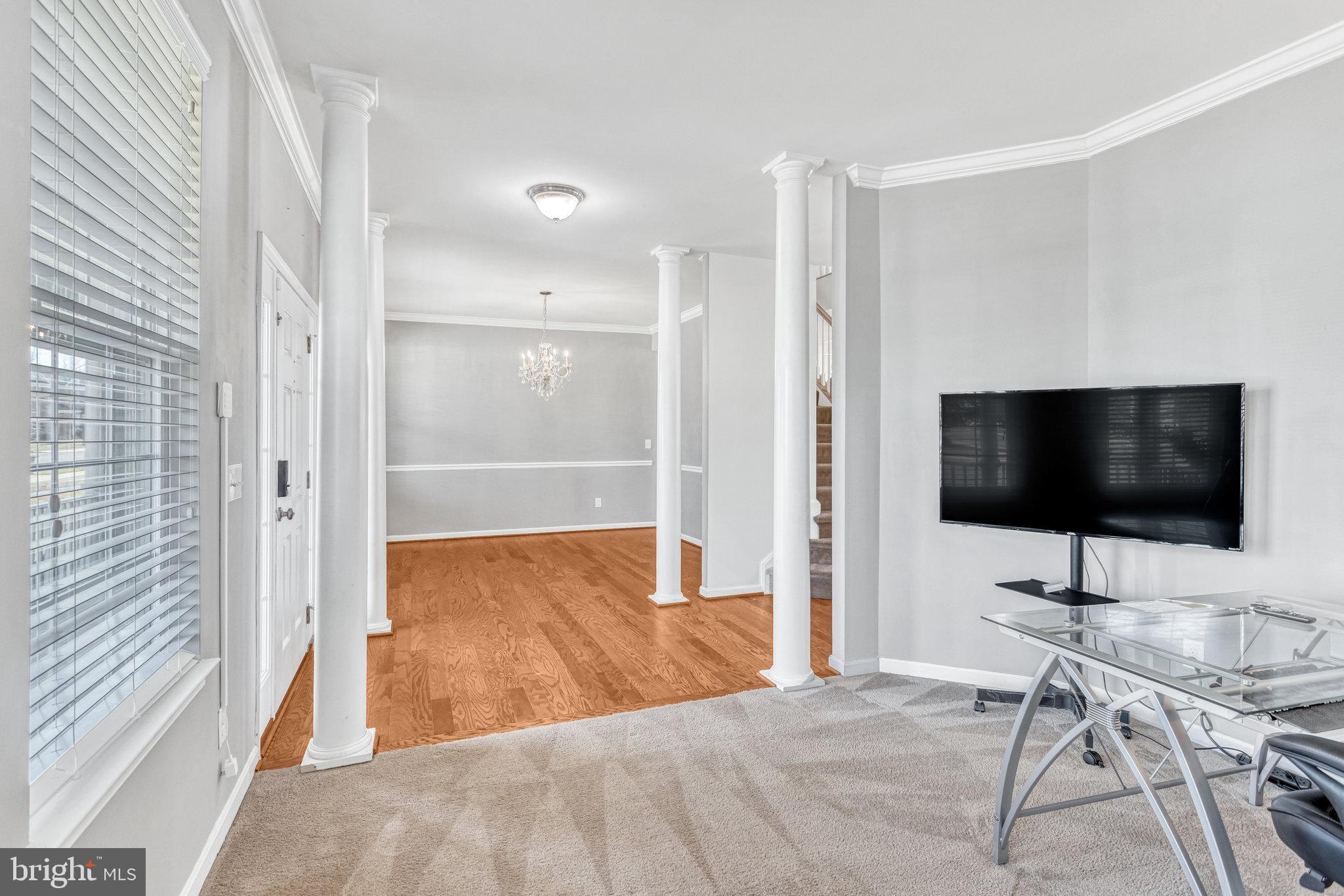 35 Woodford Dr