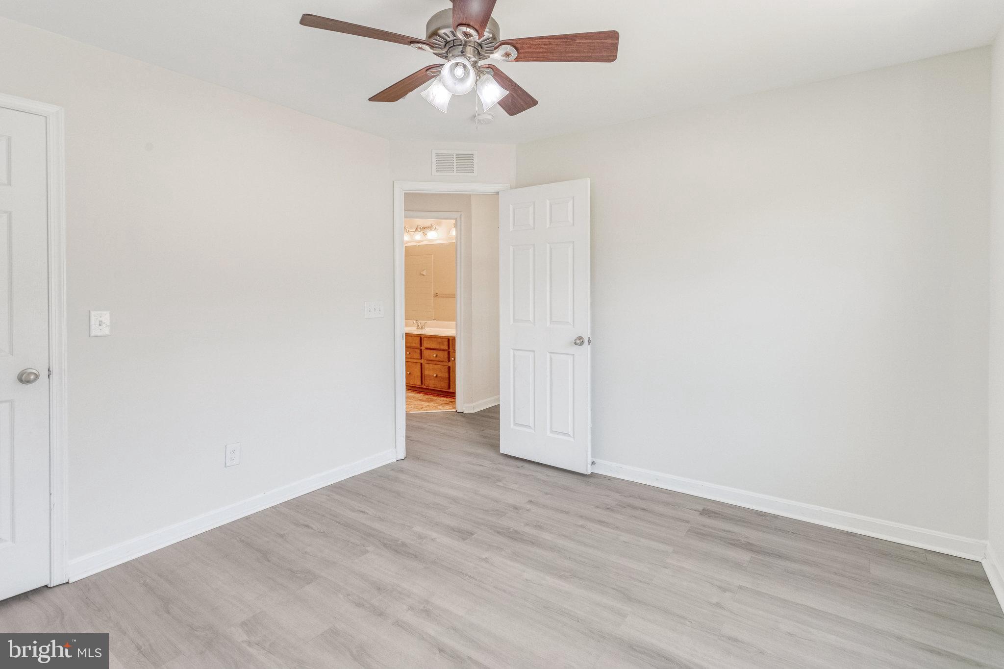 35 Woodford Dr