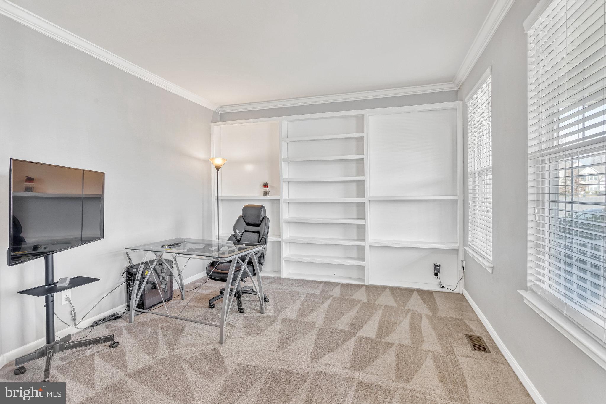 35 Woodford Dr