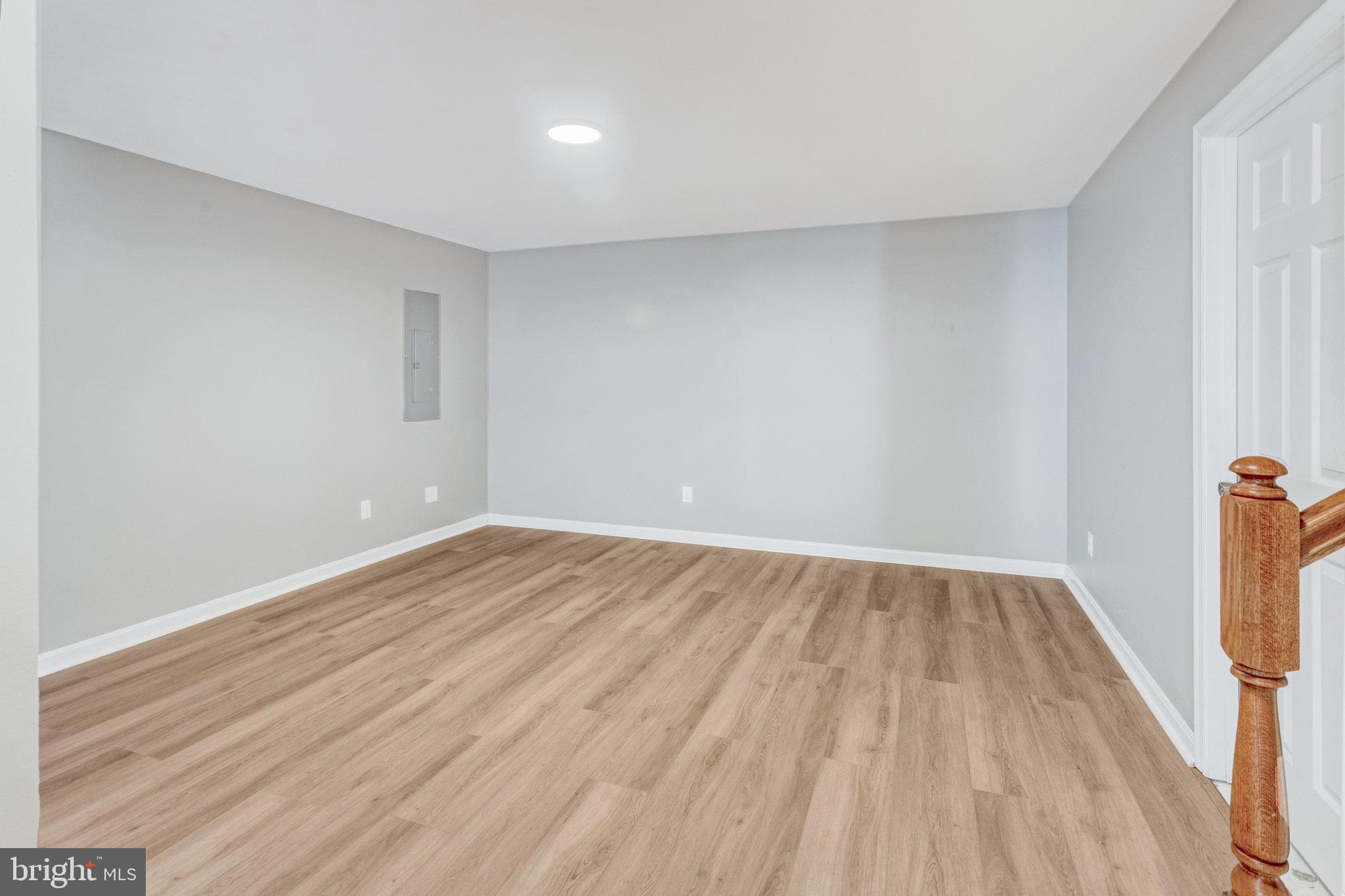 35 Woodford Dr