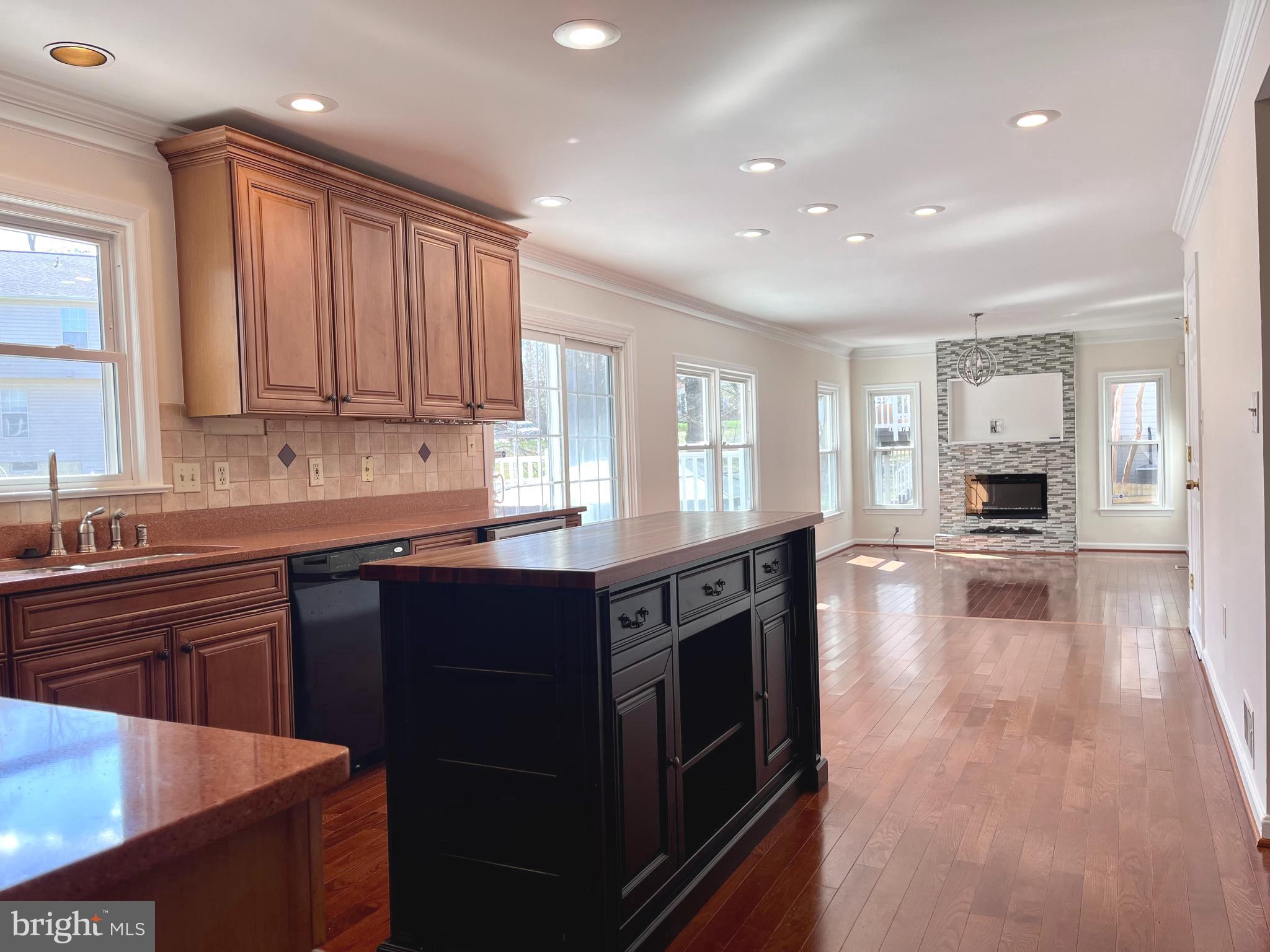 63 Cookson Dr
