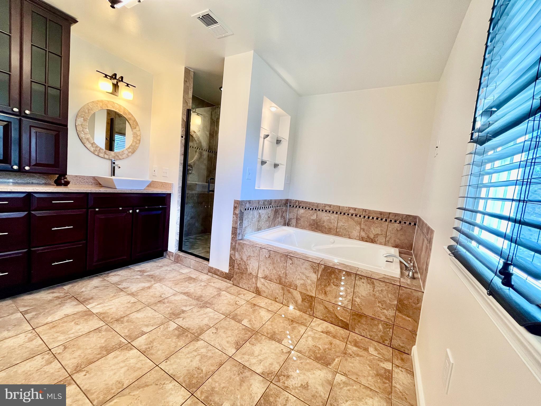 63 Cookson Dr