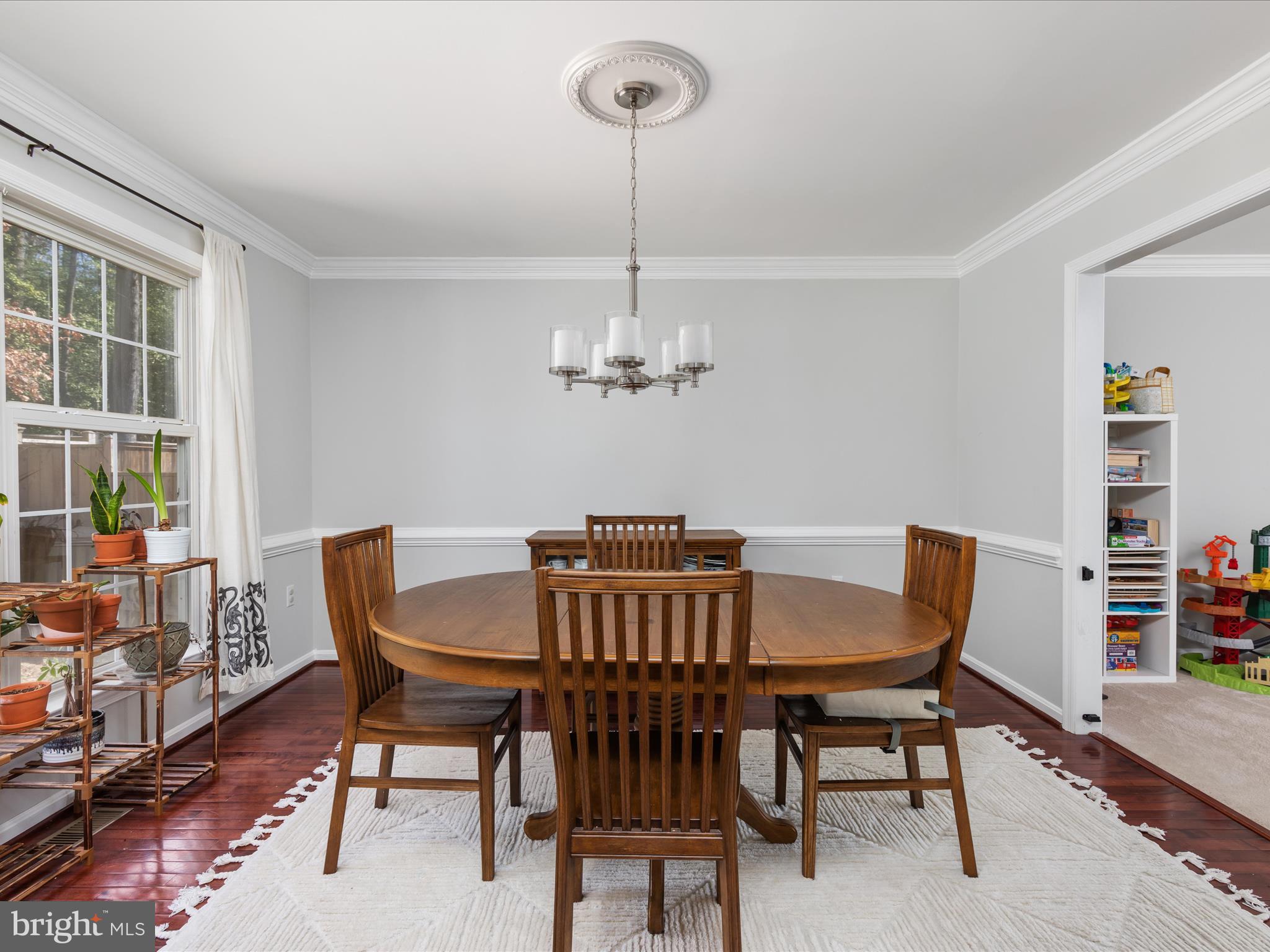 2032 Victoria Dr
